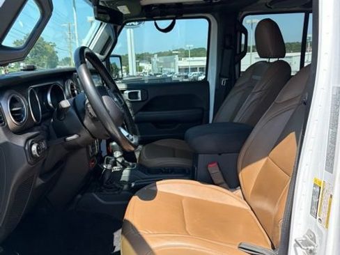 Used 2020 Jeep Gladiator Rubicon AWD/4WD image 8