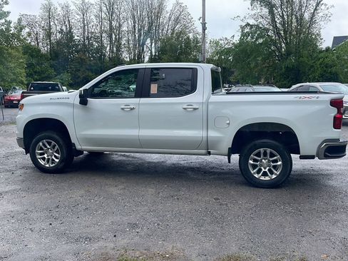 Used 2023 Chevrolet Silverado 1500 LT AWD/4WD image 4