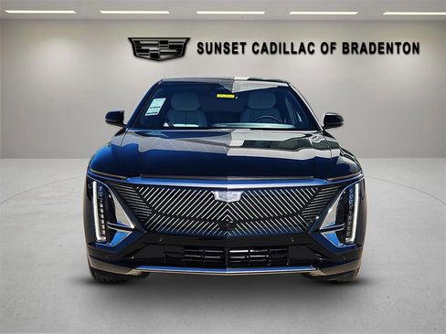 New 2025 Cadillac Lyriq Luxury image 2