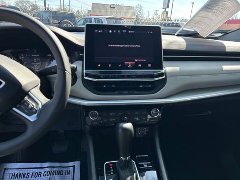 Used 2025 Jeep Compass Limited image 20