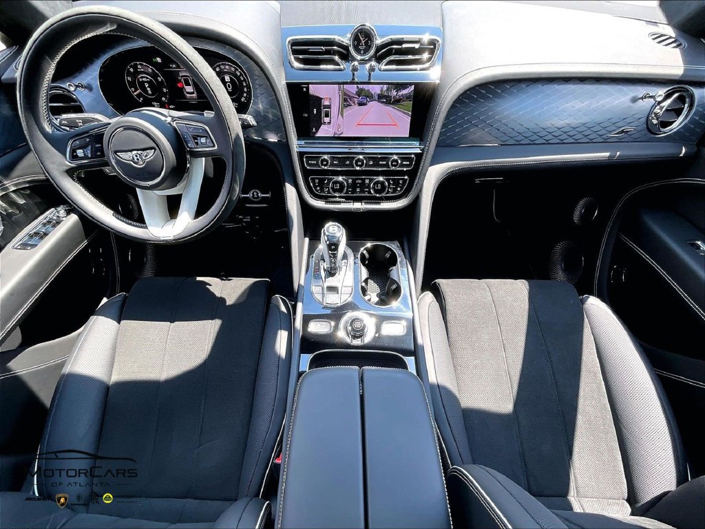 Used 2025 Bentley Bentayga AWD/4WD image 13