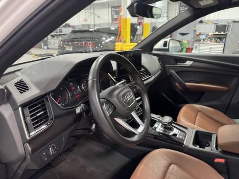 Used 2021 Audi Q5 2.0T Premium w/ Convenience Package AWD/4WD image 25