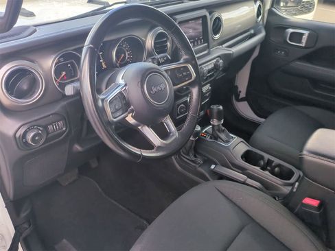 Used 2020 Jeep Wrangler Unlimited Sahara image 10