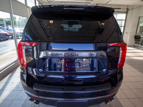 Used 2024 GMC Yukon AT4 w/ AT4 Premium Package image 6