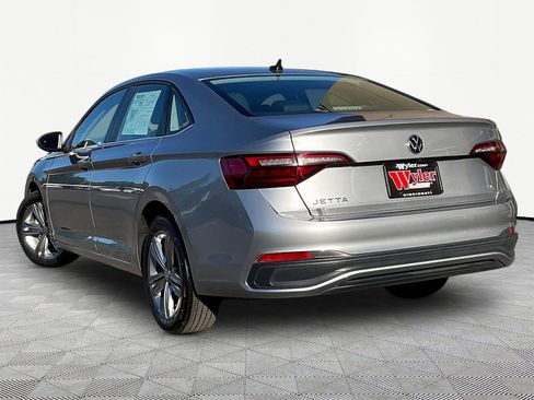 Used 2024 Volkswagen Jetta SE FWD image 4