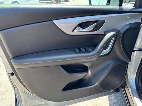 Used 2025 Chevrolet Blazer LT FWD image 18
