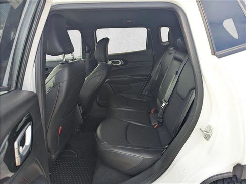 Used 2025 Jeep Compass Trailhawk AWD/4WD image 18