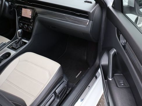 Used 2021 Volkswagen Passat 2.0T R-Line image 42