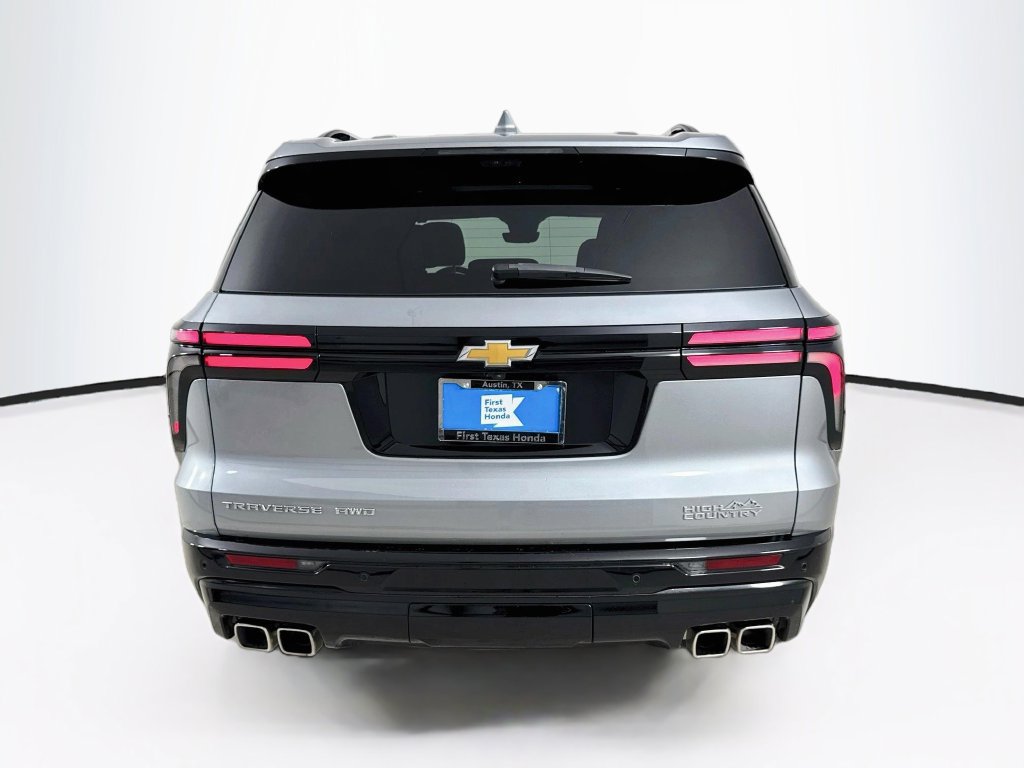Used 2025 Chevrolet Traverse High Country AWD/4WD image 6