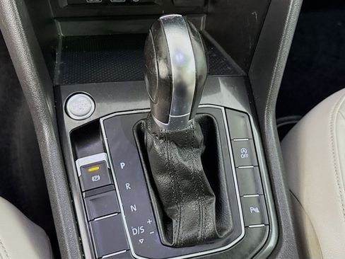 Used 2019 Volkswagen Tiguan SEL image 19