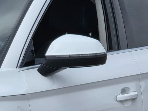 Used 2021 Audi Q5 Premium Plus image 9