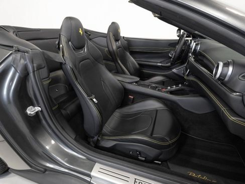 Used 2020 Ferrari Portofino RWD image 55
