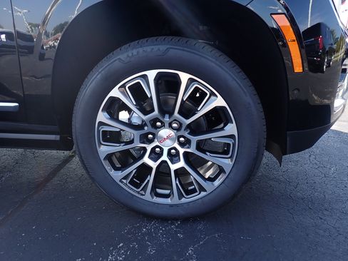 New 2026 GMC Yukon XL Denali w/ Sun & Power Step Package image 12