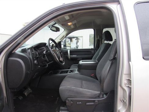 Used 2009 Chevrolet Silverado 2500 W/T AWD/4WD image 14