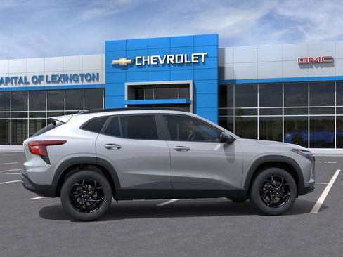 New 2026 Chevrolet Trax LT w/ Driver Confidence Package FWD image 5