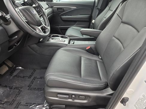 Used 2023 Honda Passport EX-L image 11