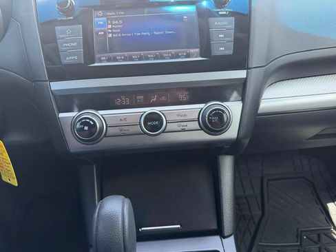 Used 2018 Subaru Outback 2.5i AWD/4WD image 21