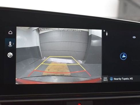 Used 2025 Hyundai Elantra SEL image 13