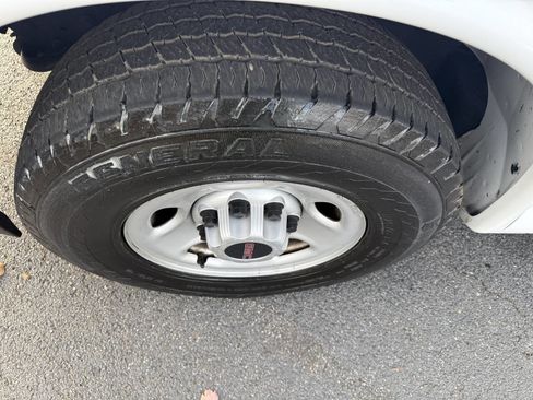 Used 2018 GMC Savana 3500 w/ Power Convenience Package image 9