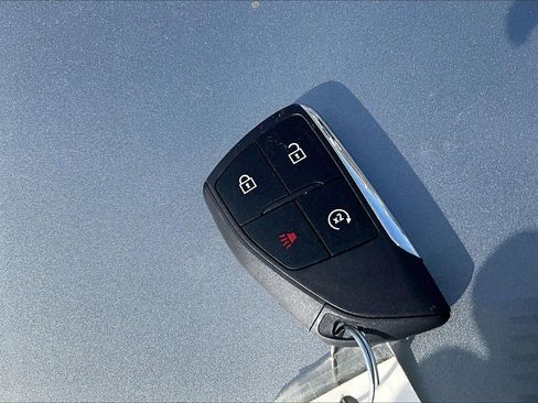 Used 2026 Chevrolet Equinox LT FWD image 12