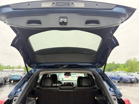 Used 2018 Jeep Cherokee Latitude Plus w/ Cold Weather Group AWD/4WD image 31