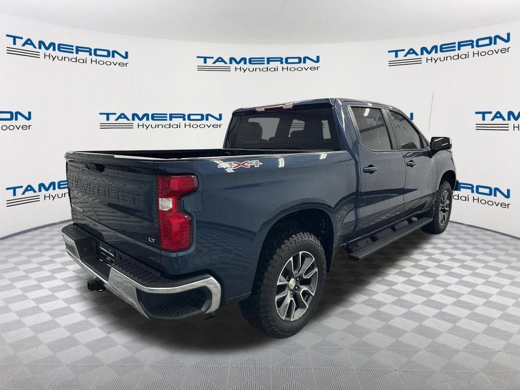 Used 2022 Chevrolet Silverado 1500 LT AWD/4WD image 5