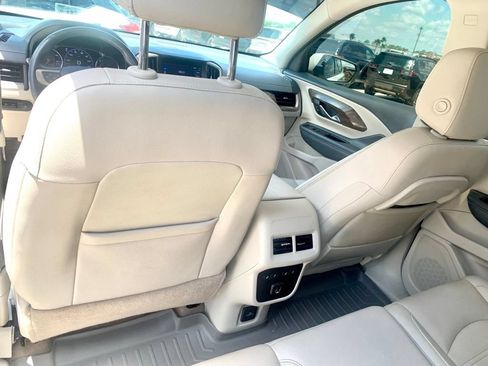 Used 2022 GMC Terrain Denali w/ Denali Premium Package AWD/4WD image 14