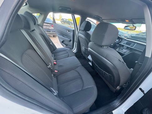 Used 2016 Kia Optima LX image 10