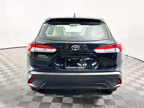 Used 2023 Toyota Corolla Cross L image 4