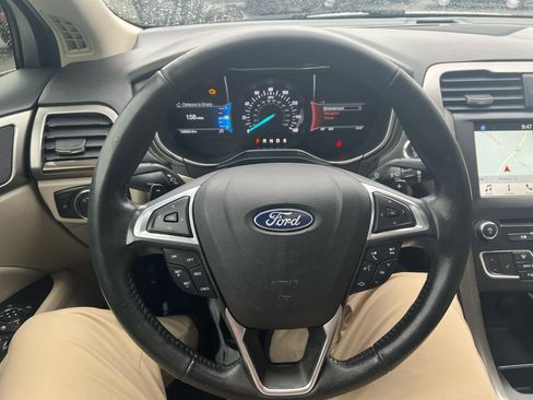 Used 2018 Ford Fusion SE w/ Fusion SE Technology Package image 20