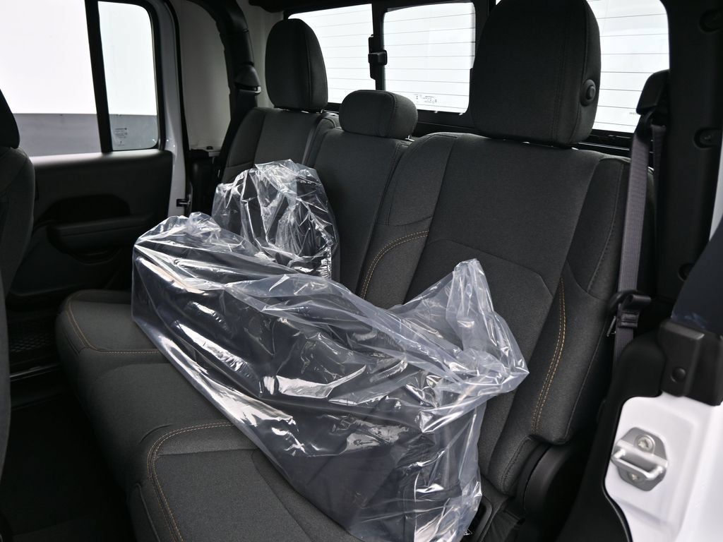 Used 2025 Jeep Gladiator Sport AWD/4WD image 29