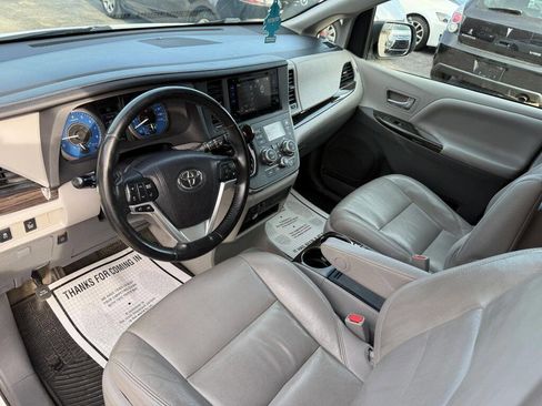 Used 2015 Toyota Sienna XLE image 15
