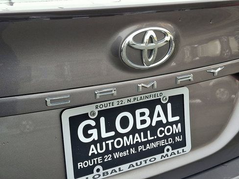 Used 2021 Toyota Camry SE w/ Cold Weather Package image 31