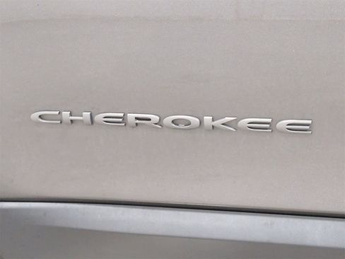 Certified 2019 Jeep Cherokee Trailhawk w/ Cold Weather Group image 12