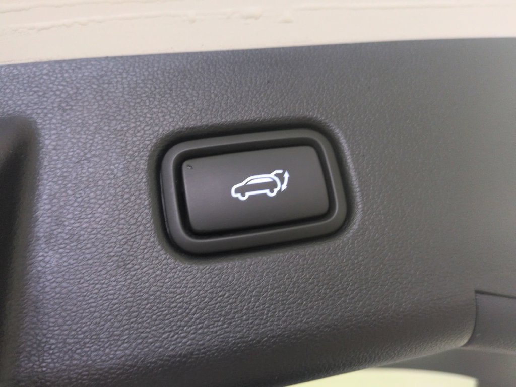 Used 2025 Hyundai Tucson Limited AWD/4WD image 17