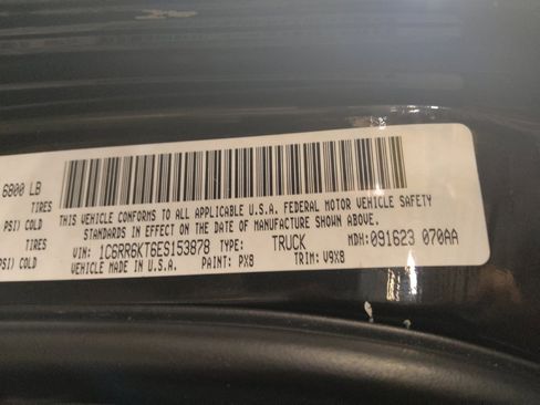 Used 2014 RAM 1500 Express RWD image 33