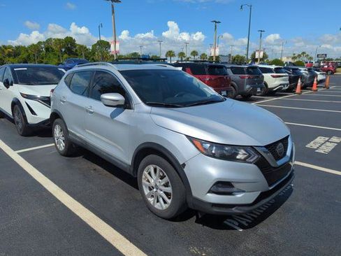 Certified 2020 Nissan Rogue Sport SV FWD image 1