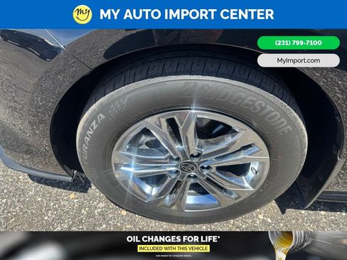 Used 2022 Toyota Sienna Platinum AWD/4WD image 6