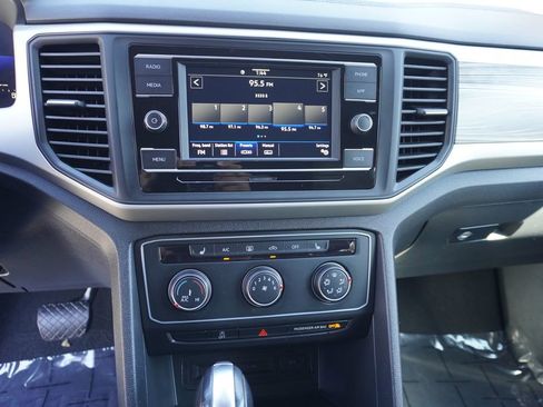 Used 2022 Volkswagen Atlas Cross Sport SE image 22