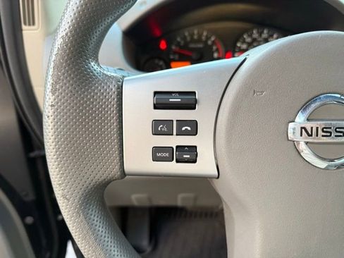 Used 2016 Nissan Frontier SV image 10