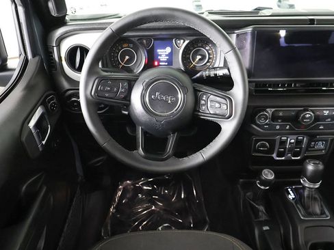 Used 2026 Jeep Wrangler Unlimited Sport AWD/4WD image 32