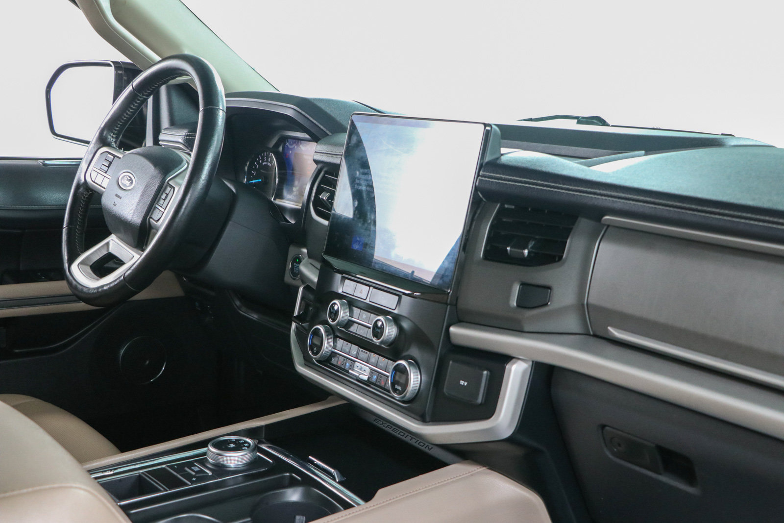 Used 2024 Ford Expedition XLT RWD image 27