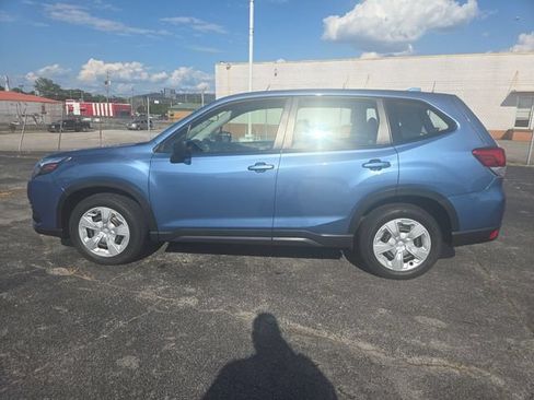 Used 2023 Subaru Forester AWD/4WD image 5