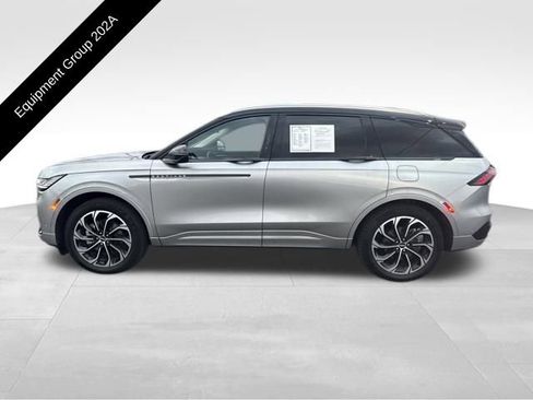 Certified 2024 Lincoln Nautilus Reserve w/ Equipment Group 202A image 3