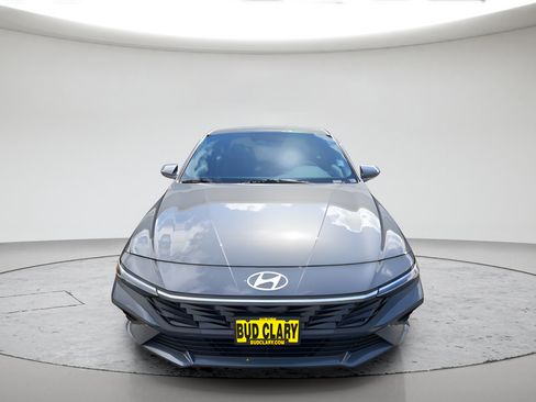 Used 2026 Hyundai Elantra SE FWD image 8