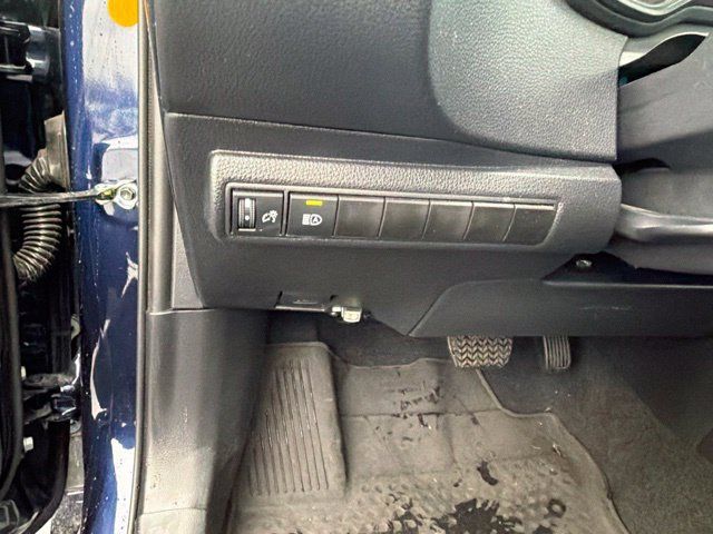 Used 2025 Toyota Corolla LE FWD image 22