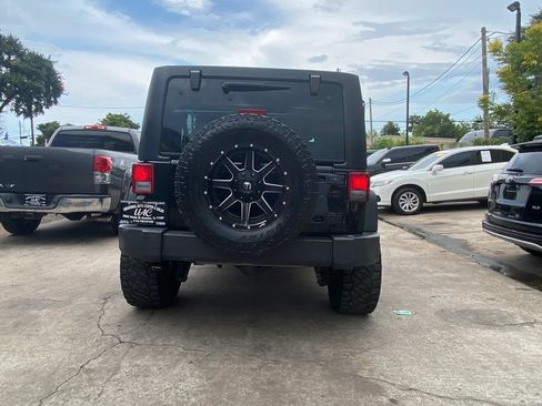 Used 2017 Jeep Wrangler Unlimited Sport w/ Connectivity Group AWD/4WD image 5