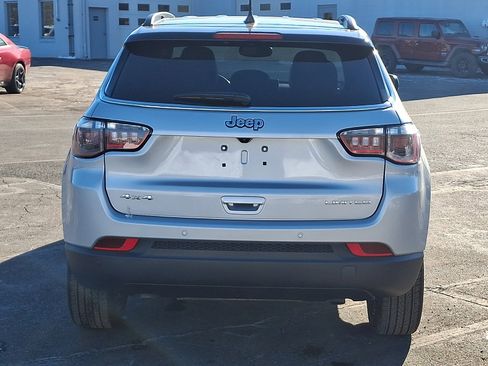 Used 2025 Jeep Compass Limited image 5