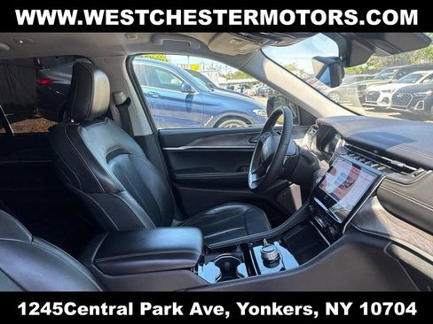 Used 2023 Jeep Grand Cherokee Limited w/ Luxury Tech Group II AWD/4WD image 21