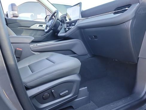 New 2026 Ford Explorer Active w/ Active Comfort Package image 17